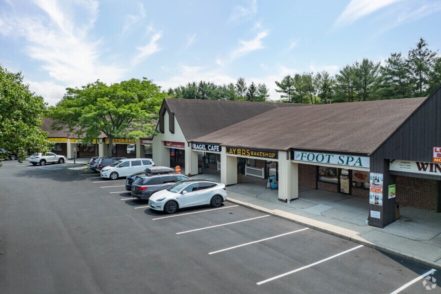 More Photos Of 480 Patchogue Holbrook Rd, Holbrook Storefront For Lease