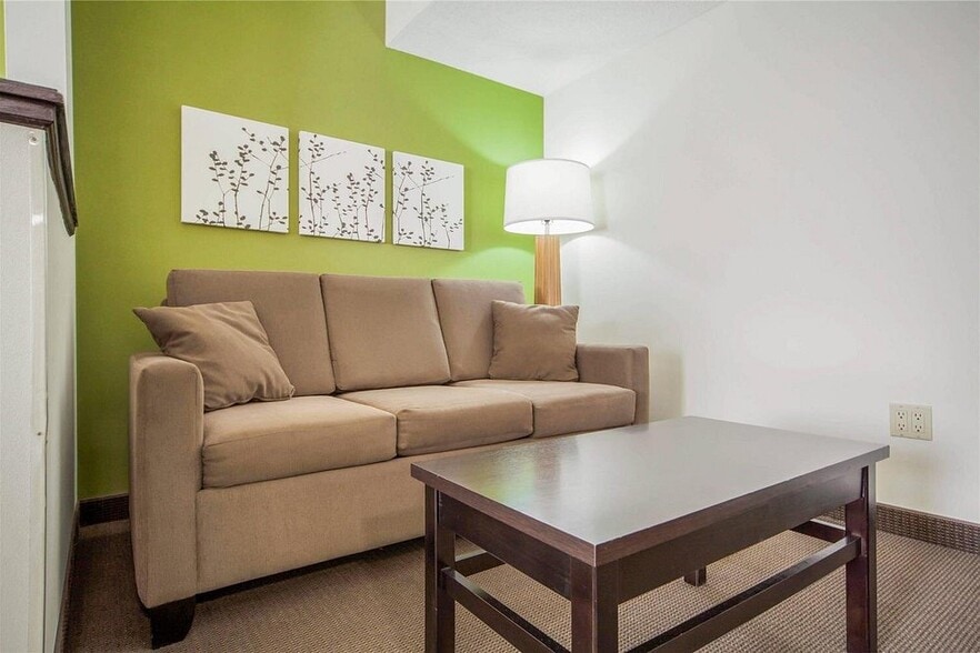 More Photos Of 303 23rd St, Columbus Hotel For Sale
