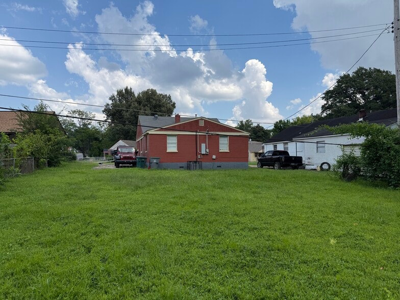 More Photos Of , Memphis Multifamily For Sale