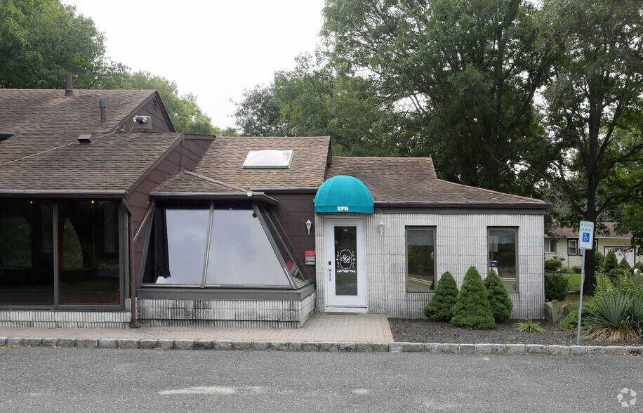 More Photos Of 4515 Nesconset Hwy, Port Jefferson Station Freestanding For Lease
