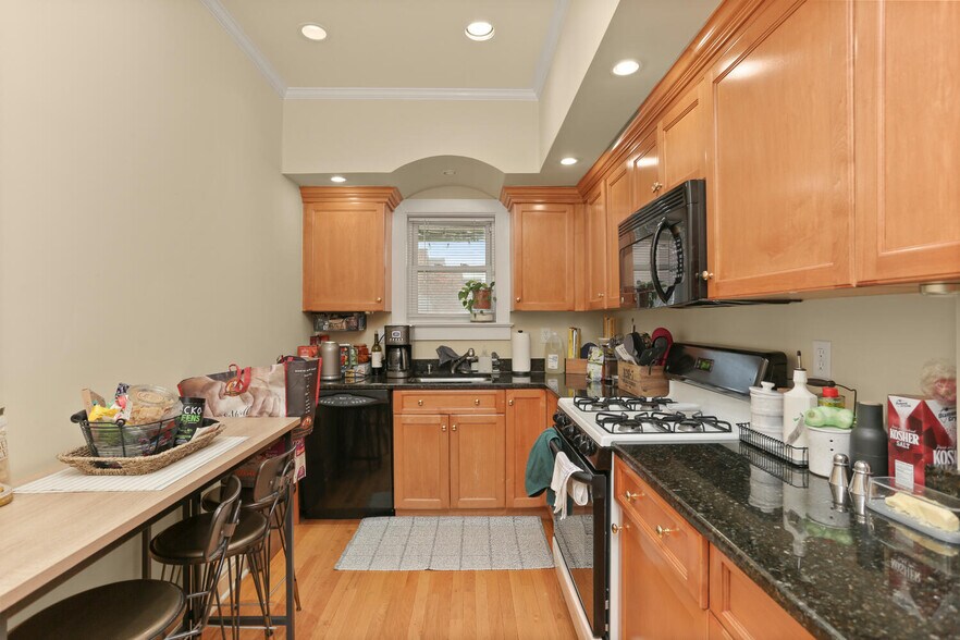 More Photos Of 345 Greenwich Ave, Greenwich Office For Sale
