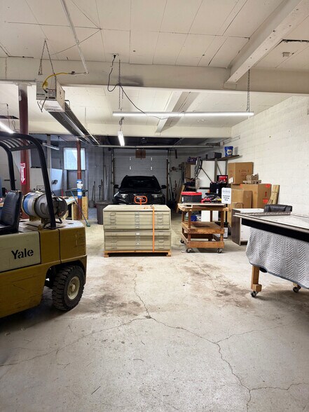 More Photos Of 1139 Mishawaka Ave, South Bend Storefront Retail Office For Sale