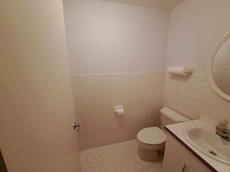 More Photos Of 905 W Ventura Ave, Clewiston Medical For Sale