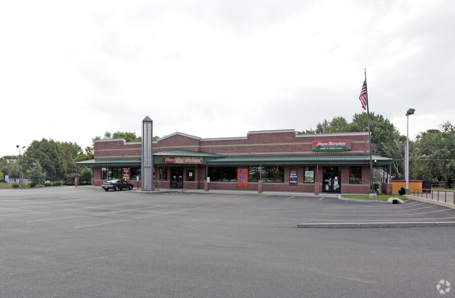 More Photos Of 600 S Main St, Morton Storefront For Lease