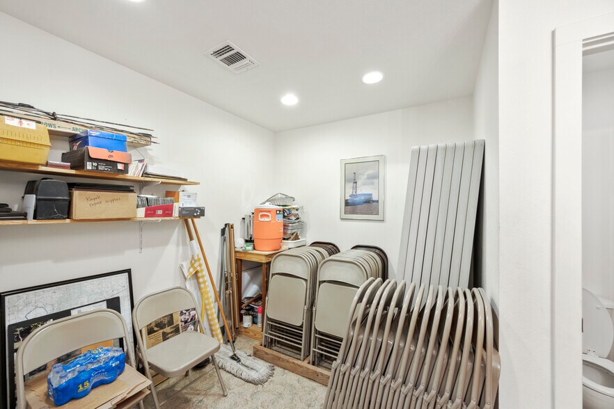 More Photos Of 804 Robson St, Columbus Specialty For Sale