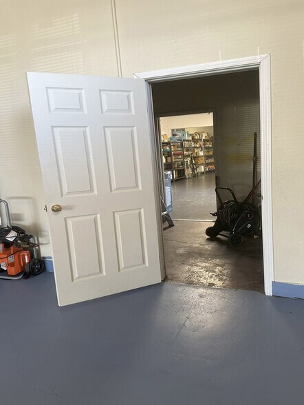 More Photos Of 19740 Mission Blvd, Hayward Restaurant For Sale