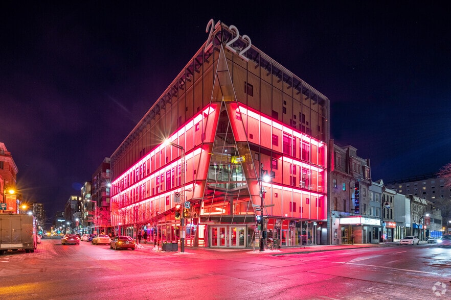 Primary Photo Of 22 Rue Ste-Catherine E, Montréal Office For Sale