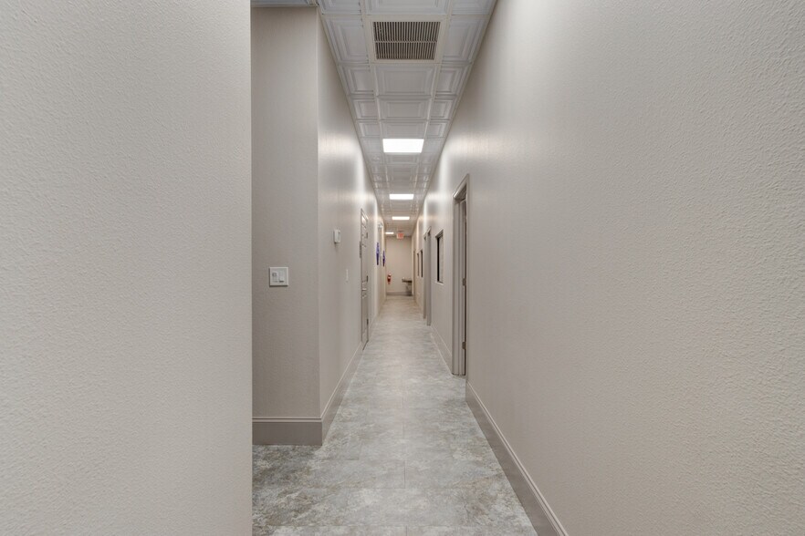 More Photos Of 585 Commonwealth Blvd, Port Orange Manufacturing For Sale