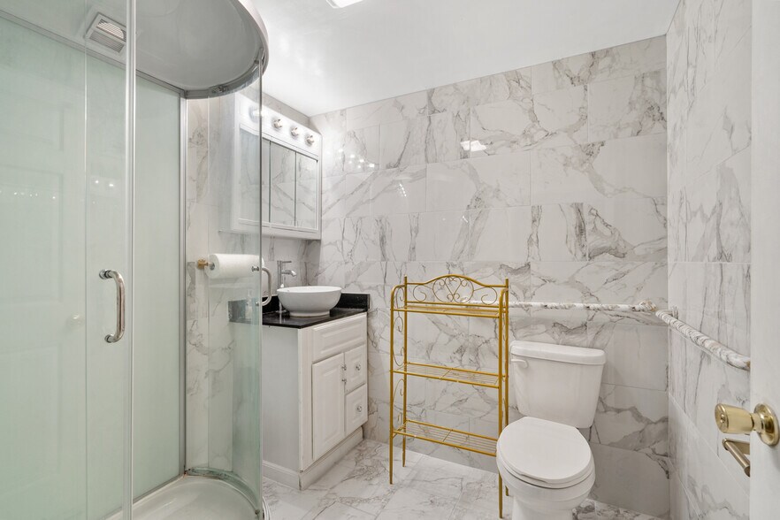 More Photos Of 317 W Fayette St, Syracuse Storefront Retail Office For Sale