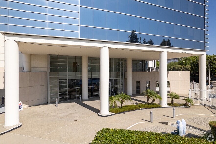 More Photos Of 2200 W 3rd St, Los Angeles Medical For Lease