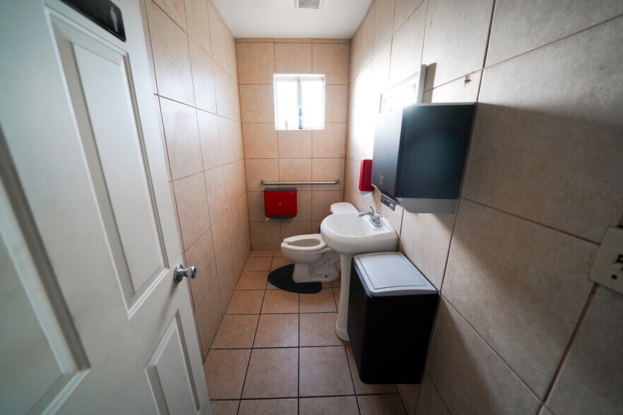 More Photos Of 301 W Main St, Avondale Restaurant For Sale