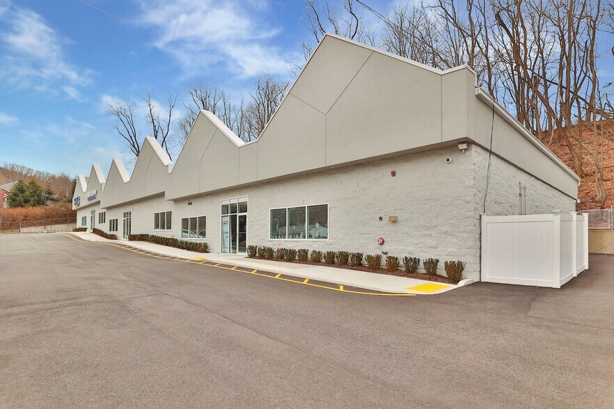 More Photos Of 10 Waldron Ave, Nyack Storefront For Lease