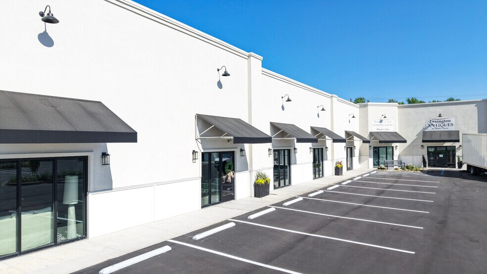 More Photos Of 1812 Augusta Hwy, Lexington Storefront For Lease