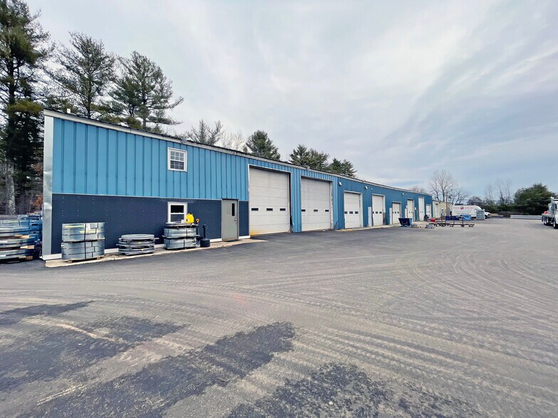 More Photos Of 4 Old Nashua Rd, Londonderry Warehouse For Lease