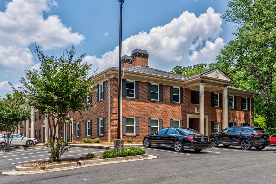 More Photos Of 425 E Crossville Rd, Roswell Office For Sale