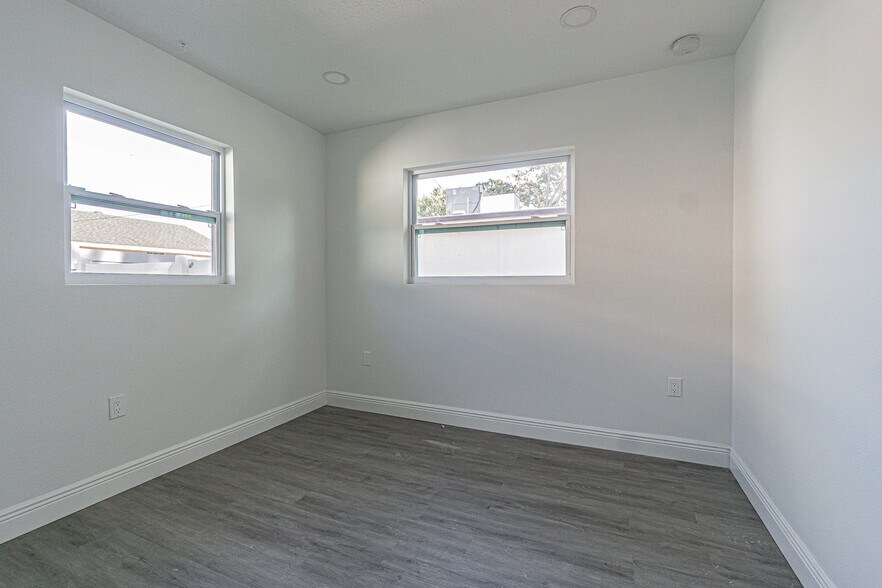 More Photos Of , Largo Unknown For Sale