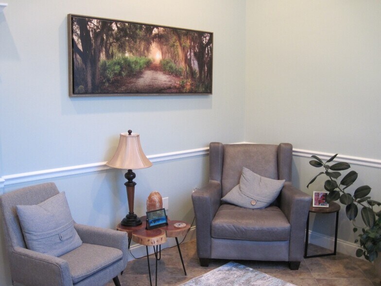 More Photos Of 8825 Perimeter Park Blvd, Jacksonville Office For Sale