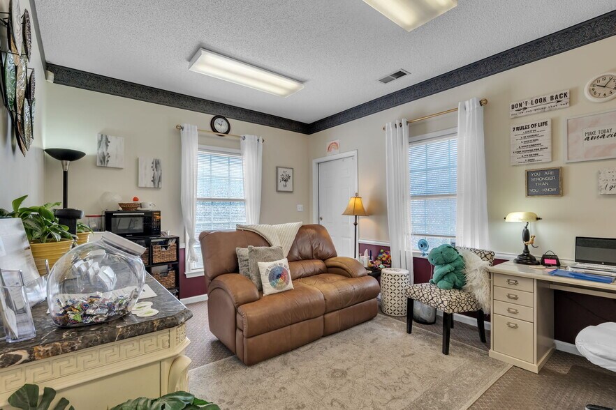 More Photos Of 1554 Union Rd, Gastonia Office For Lease