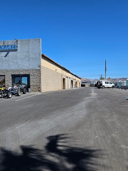 More Photos Of 3060 N Nellis Blvd, Las Vegas Service For Lease