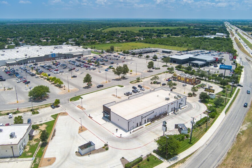 More Photos Of 8520 IH-35, San Antonio Storefront For Sale