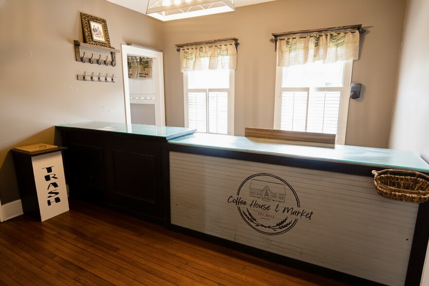 More Photos Of 1317 N Parkerson Ave, Crowley Storefront Retail Office For Sale