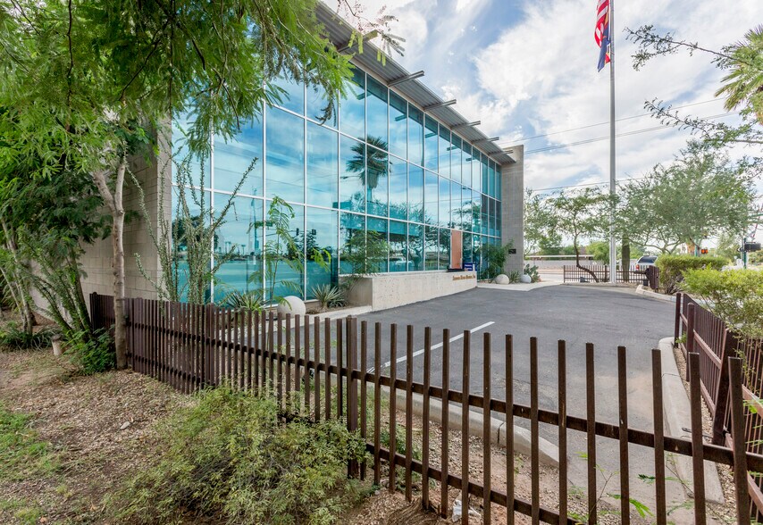 More Photos Of 1835 W Adams St, Phoenix Loft Creative Space For Sale