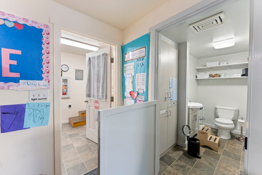 More Photos Of 2125 Coburg Rd, Eugene Healthcare For Sale