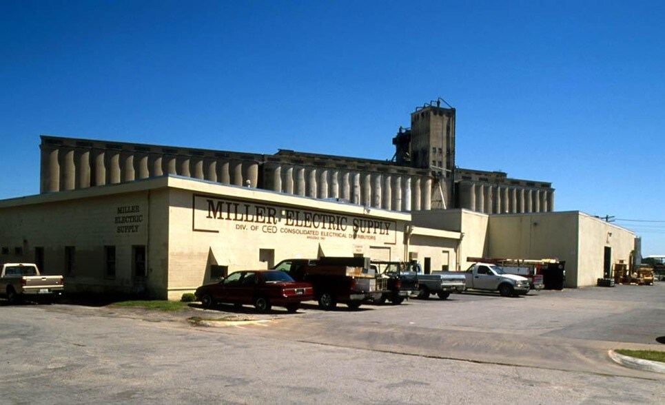 More Photos Of 2001 Saint Louis Ave, Fort Worth Warehouse For Sale