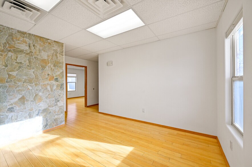 More Photos Of 1925 Aspen Dr, Santa Fe Office For Lease