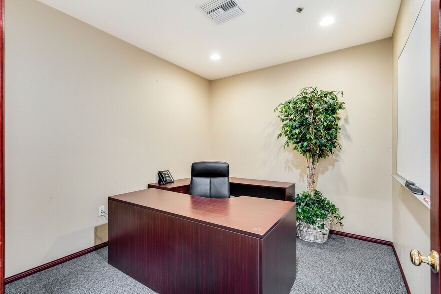 More Photos Of 14291 Commerce Dr, Garden Grove Manufacturing For Sale