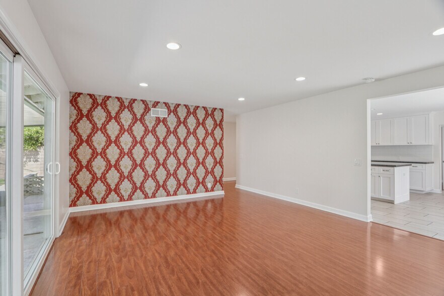 More Photos Of 17148 Stare St, Northridge Apartments For Sale