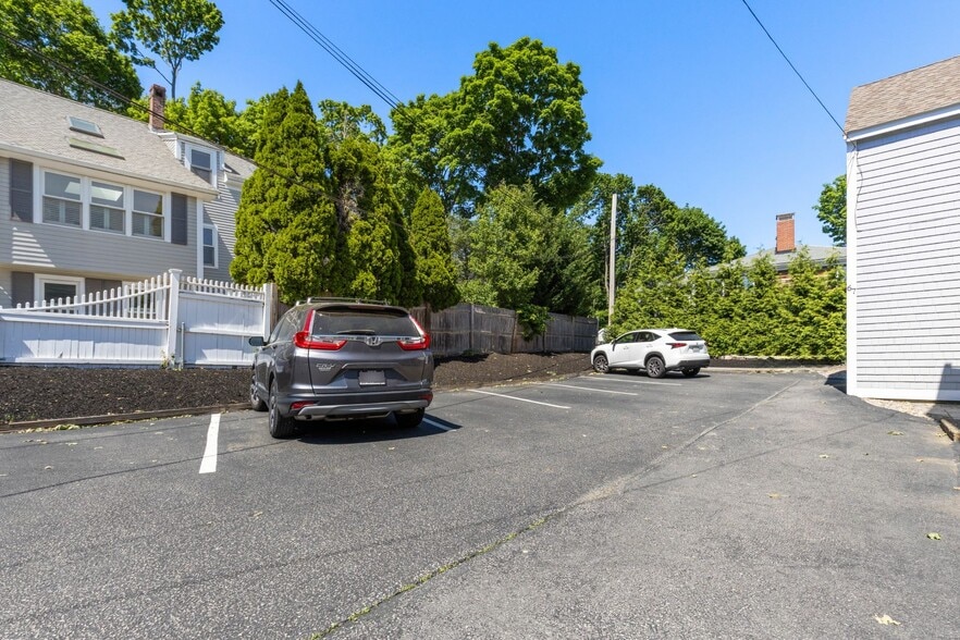 More Photos Of 67 North St, Hingham Apartments For Sale