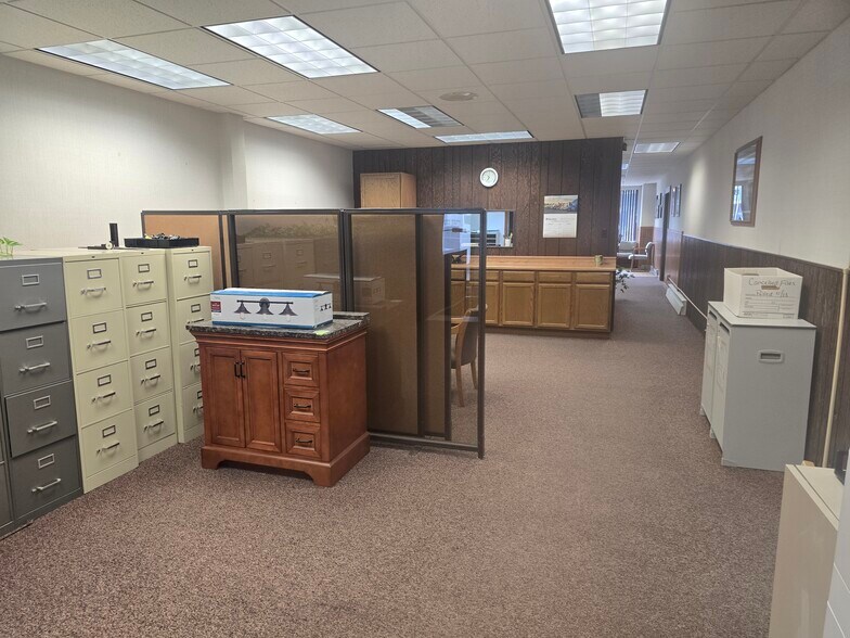 More Photos Of 720 5th Ave, Antigo Office For Sale