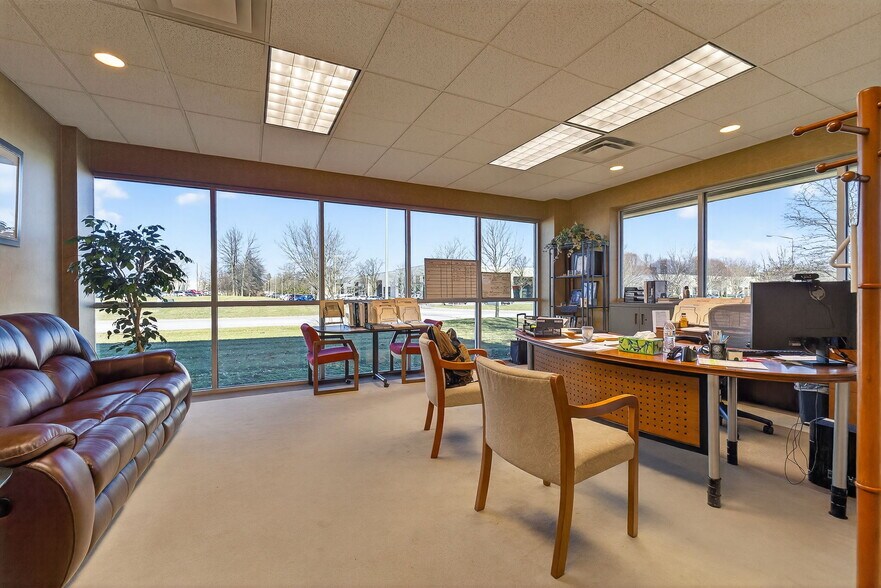 More Photos Of 2185-2187 E Citygate Dr, Columbus Light Distribution For Sale