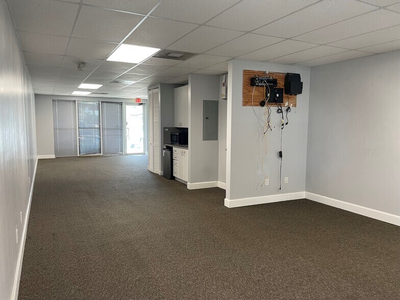 More Photos Of 5220 S University Dr, Davie Office For Lease
