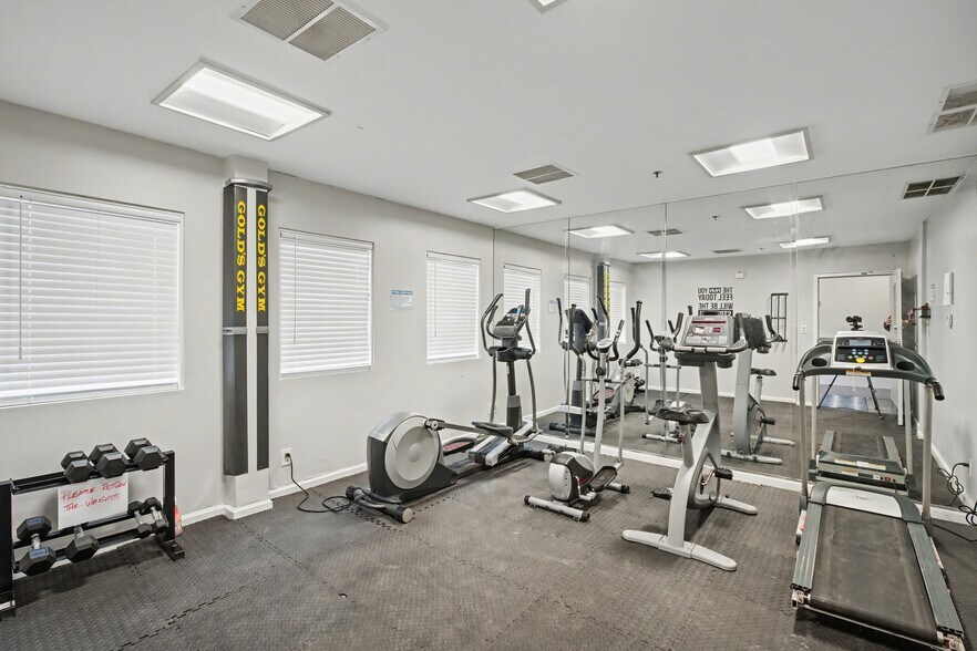 More Photos Of 390 Bee St, Meriden Apartments For Sale