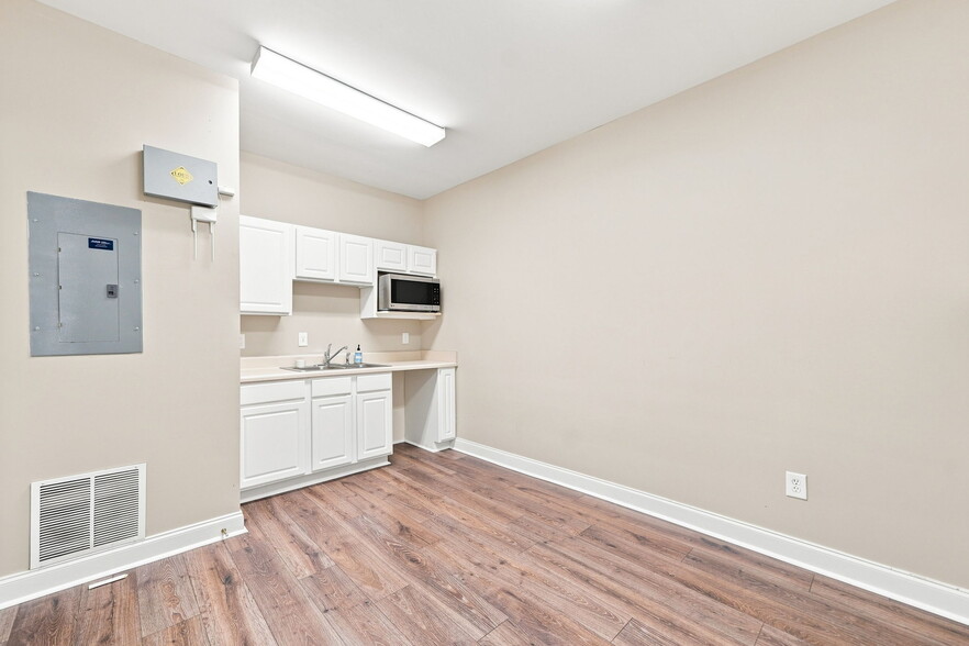 More Photos Of 965 Piedmont Rd NE, Marietta Office For Lease