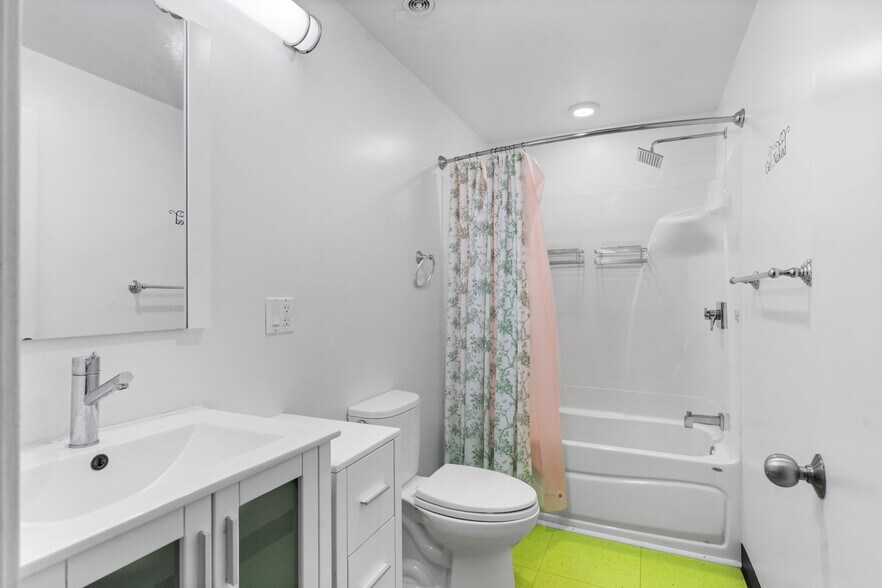 More Photos Of 123 Court St, Binghamton Apartments For Sale