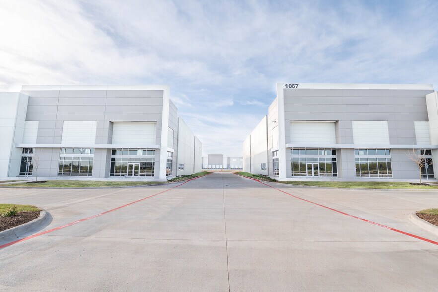More Photos Of Intermodal Pky & Haslet Pky, Haslet Unknown For Lease