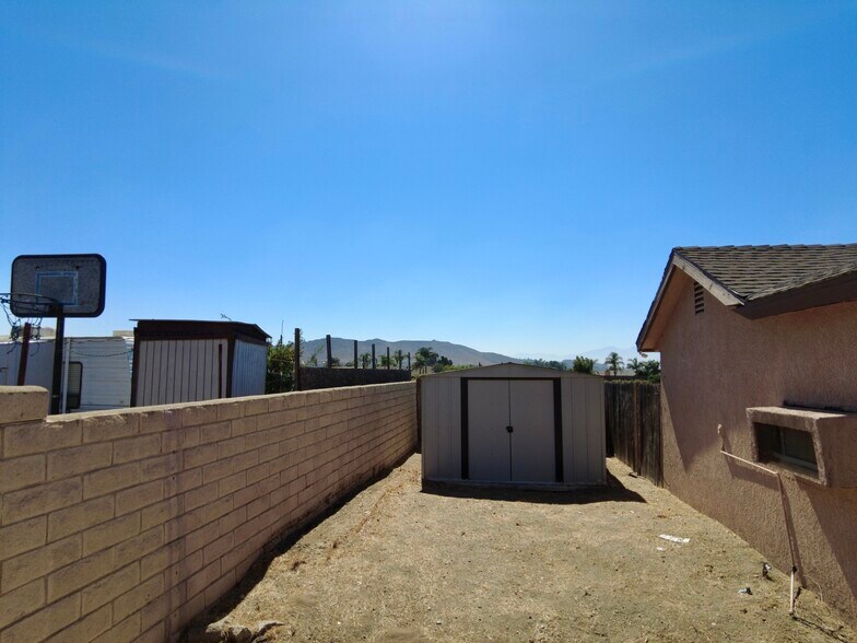 More Photos Of 8320-8322 Mission Blvd, Jurupa Valley Storefront Retail Office For Sale