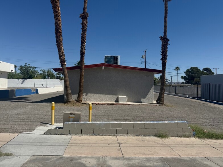 More Photos Of 1610 E Sahara Ave, Las Vegas Freestanding For Sale