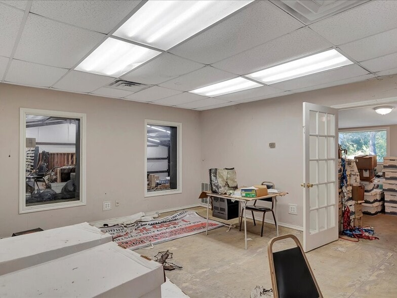 More Photos Of 1441 N Temple Dr, Diboll Auto Repair For Sale