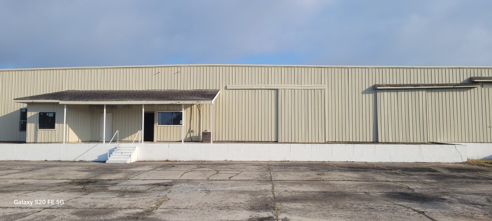 Primary Photo Of 407 Rains Air Depot Rd, Gadsden Warehouse For Sale