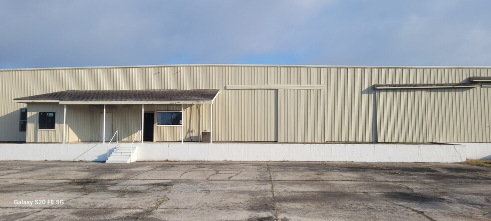 More Photos Of 407 Rains Air Depot Rd, Gadsden Warehouse For Lease