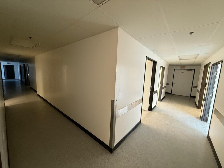 More Photos Of 7901 Vickers St, San Diego Medical For Lease