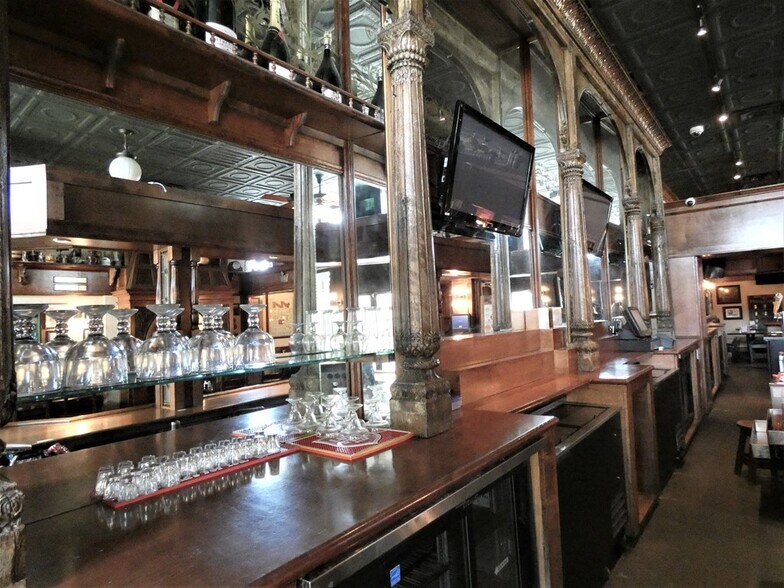 More Photos Of 119 Washington St, Beeville Restaurant For Sale