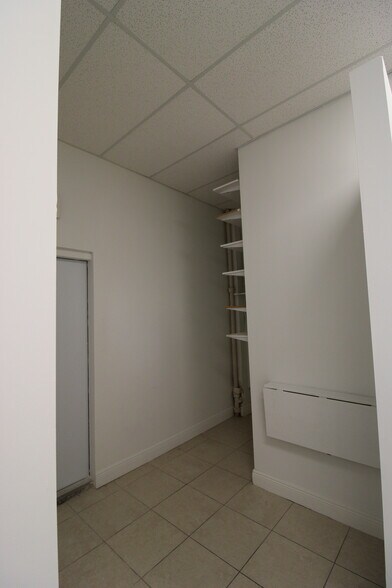 More Photos Of 2029 Tyler St, Hollywood General Retail For Lease