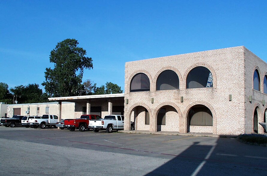 More Photos Of 1216-1286 W Arkansas Ln, Arlington Service For Lease