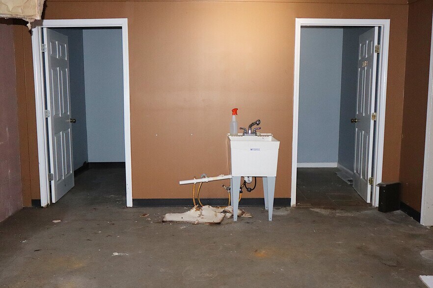 More Photos Of 501 Plaza Dr, Enterprise Storefront Retail Office For Sale