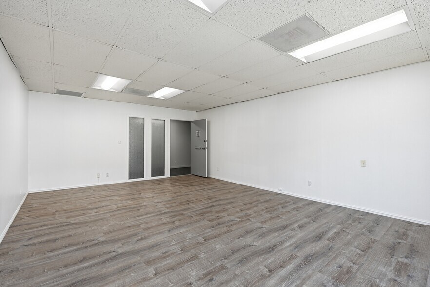 More Photos Of 2165 San Diego Ave, San Diego Office For Sale